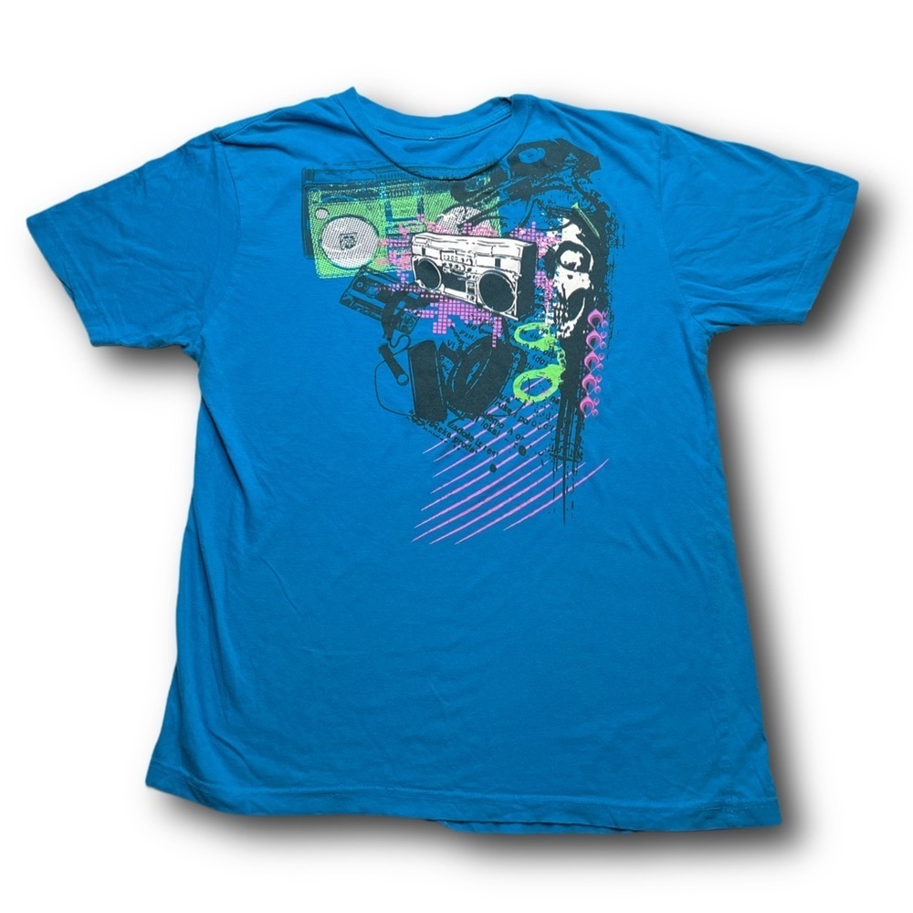 Retro 80s 90s Boombox Nostalgic graphic T-shirt - size Medium